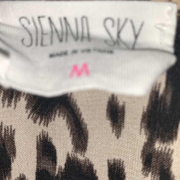 Sienna sky Leopard dress - Picture 9 of 10